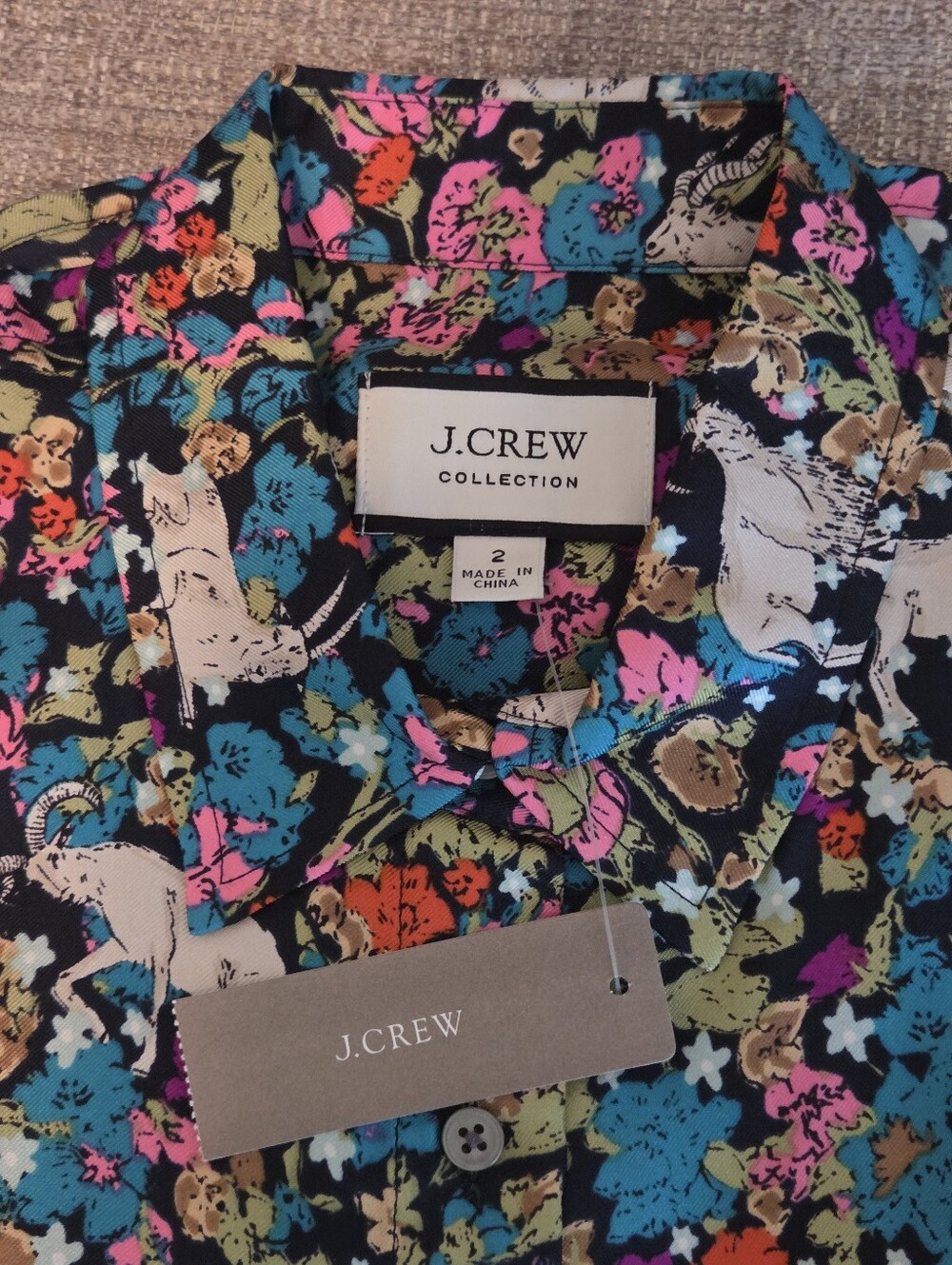NWT J.CREW SIZE 2 COLLECTION SILK GRAZING GOATS 🐐 SHIRT - Picture 3 of 7